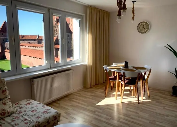 Widokowy - Zamek Z Okna Lägenhet